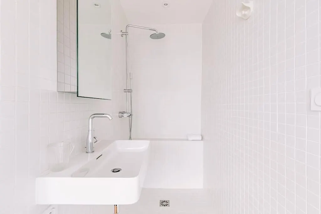 Bright Apartment In The 10Arr. - 4 People Paris 0*,