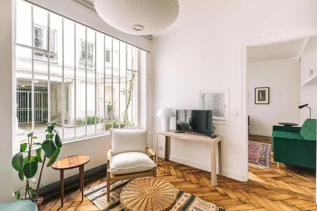 Bright Apartment In The 10Arr. - 4 People Paris France