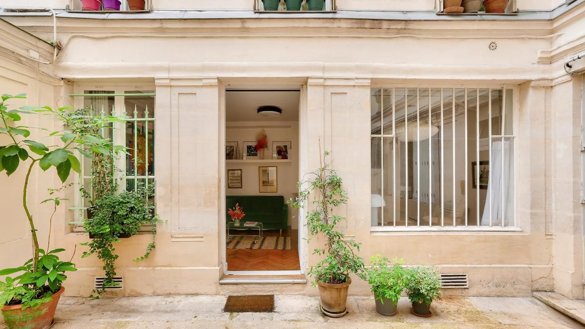 Bright Apartment In The 10Arr. - 4 People Paris 0*,  France