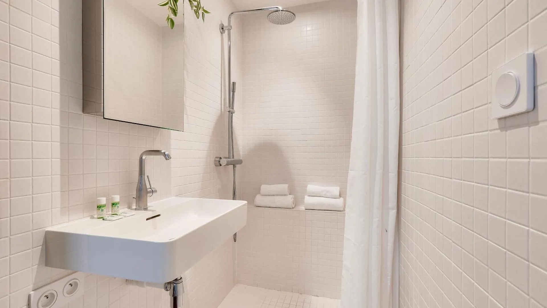 Bright Apartment In The 10Arr. - 4 People Paris